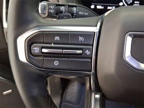 Certified 2025 GMC Yukon Denali image 23