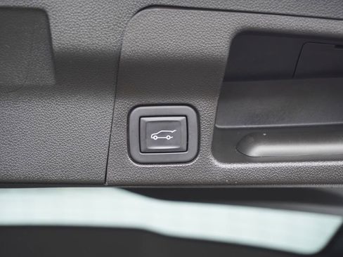 Used 2023 GMC Acadia AT4 w/ Technology Package image 10