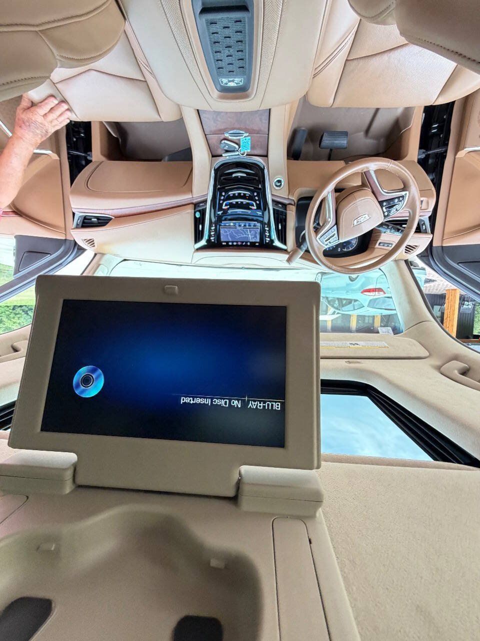 Used 2016 Cadillac Escalade Platinum AWD/4WD image 21