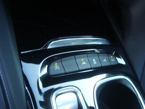 Used 2023 Buick Envision Avenir image 18