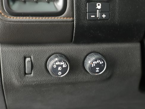 Used 2022 GMC Canyon AT4 w/ Trailering Package image 11