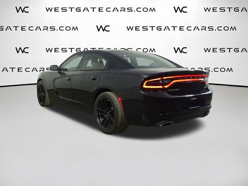 Used 2019 Dodge Charger SXT image 5