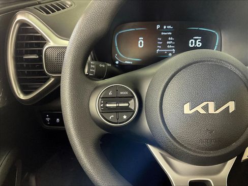 Used 2023 Kia Soul LX FWD image 11