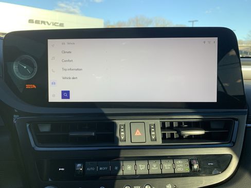 Used 2025 Lexus ES 350 F Sport w/ Accessory Package (Z2) image 24