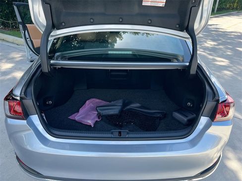 Certified 2025 Lexus ES 300h w/ Premium Package image 21