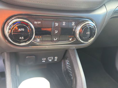 Used 2023 Chevrolet TrailBlazer LT w/ Convenience Package AWD/4WD image 13