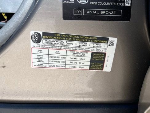 Used 2023 Land Rover Discovery Sport SE image 11