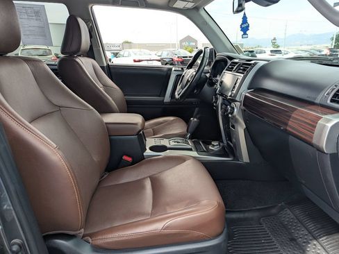Used 2023 Toyota 4Runner Limited AWD/4WD image 39