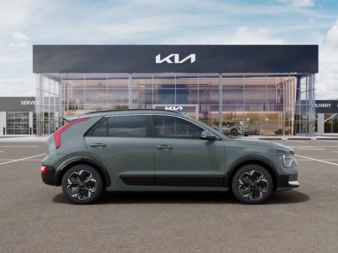 New 2026 Kia Niro Wind FWD image 3