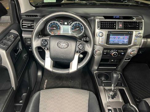 Used 2015 Toyota 4Runner SR5 AWD/4WD image 38