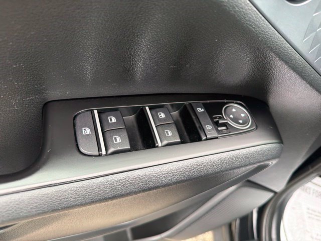 Used 2022 Kia Soul S FWD image 12