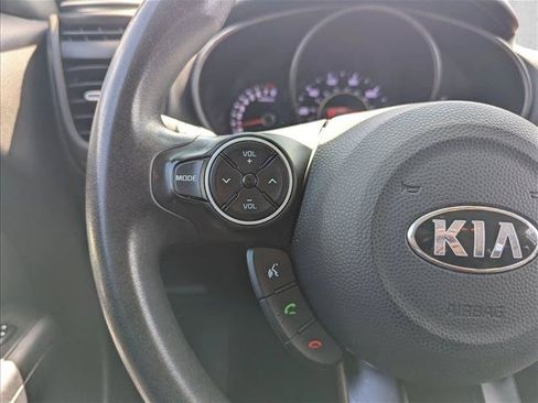 Used 2018 Kia Soul FWD image 13