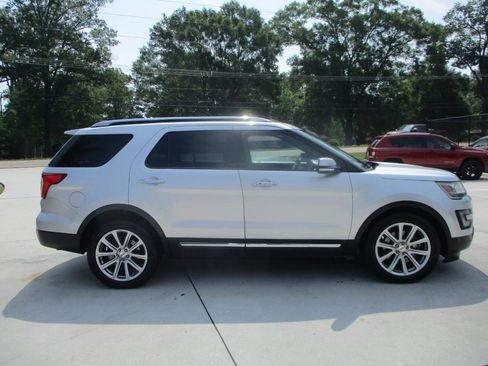 Used 2016 Ford Explorer Limited FWD image 25