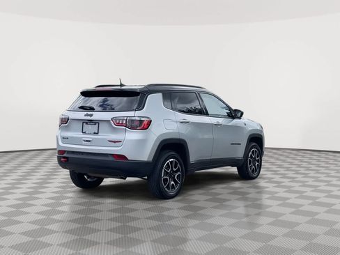 Used 2024 Jeep Compass Trailhawk AWD/4WD image 8