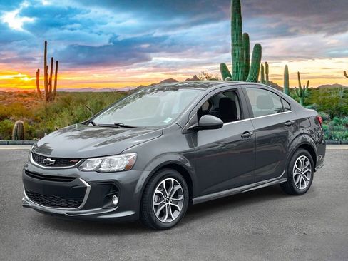 Used 2020 Chevrolet Sonic LT w/ Convenience Package FWD image 7