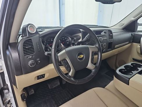 Used 2011 Chevrolet Silverado 2500 LT w/ Interior Plus Package RWD image 33