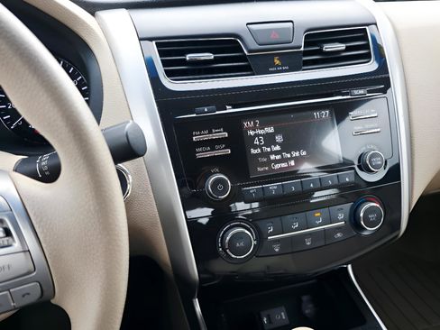 Used 2014 Nissan Altima 2.5 S w/ Display Audio Package FWD image 28