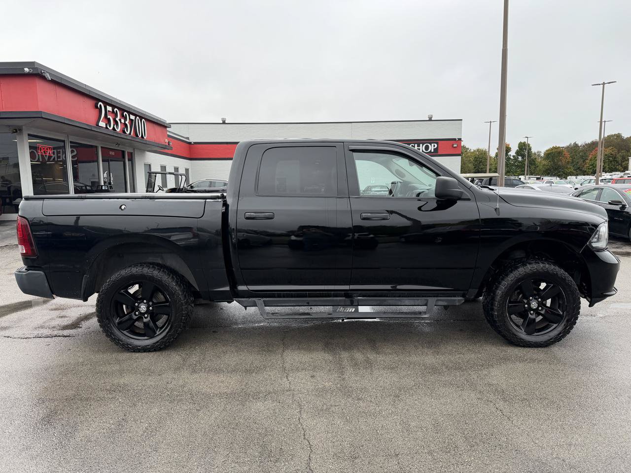Used 2014 RAM 1500 Express w/ Black Ram 1500 Express Group AWD/4WD image 2