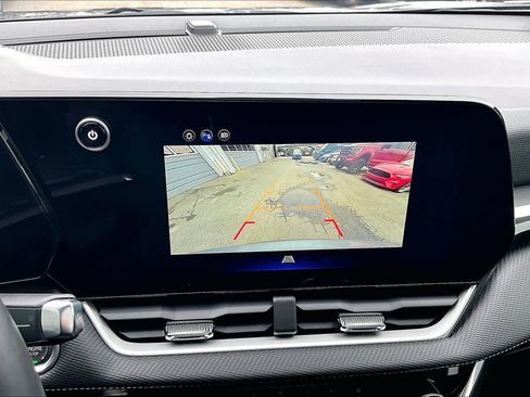 Used 2025 Chevrolet Equinox LT image 28