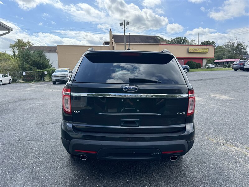 Used 2014 Ford Explorer XLT w/ Equipment Group 202A AWD/4WD image 5