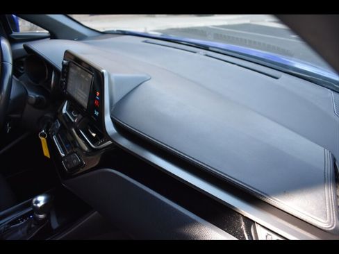 Used 2018 Toyota C-HR XLE image 35