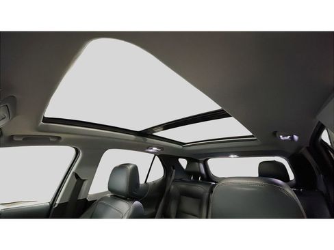 Used 2023 Chevrolet Equinox Premier image 15