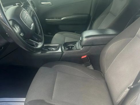 Used 2016 Dodge Charger SE w/ Blacktop Package RWD image 19