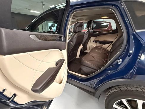 Used 2019 Lincoln MKC Reserve FWD image 6