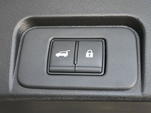 Used 2024 Nissan Rogue SV AWD/4WD image 18