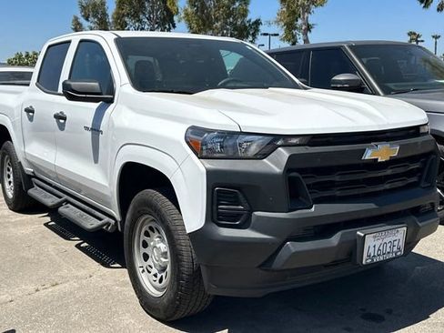 Used 2025 Chevrolet Colorado W/T w/ Advanced Trailering Package RWD image 2