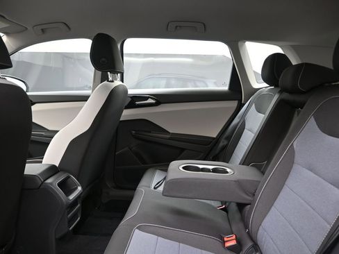 Used 2025 Volkswagen Taos S AWD/4WD image 18