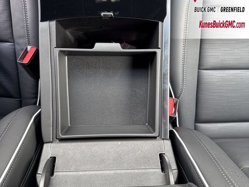 New 2026 Buick Enclave Sport Touring w/ LPO, Floor Liner Package AWD/4WD image 32