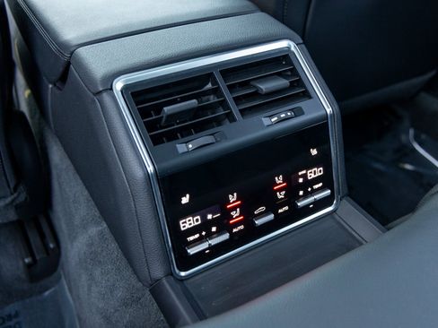 Certified 2023 Porsche Panamera Platinum Edition image 42