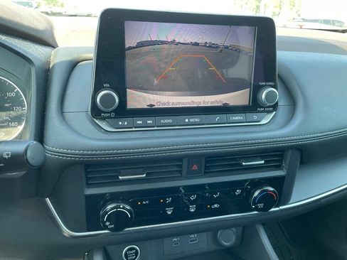 Used 2023 Nissan Rogue S FWD image 23