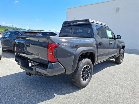 New 2025 Toyota Tacoma TRD Off-Road image 4
