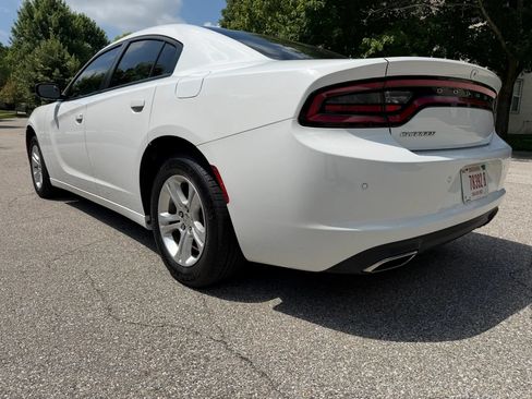 Used 2021 Dodge Charger SXT RWD image 3