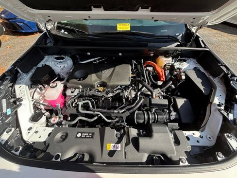 Used 2025 Toyota RAV4 LE image 32
