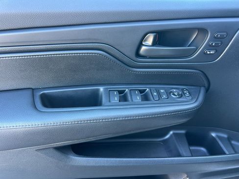 Used 2024 Honda Odyssey EX-L image 11