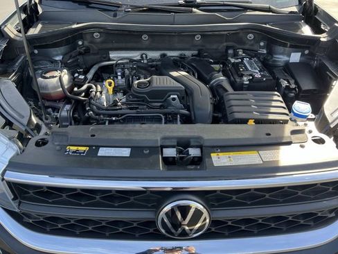 Used 2022 Volkswagen Taos SE image 23