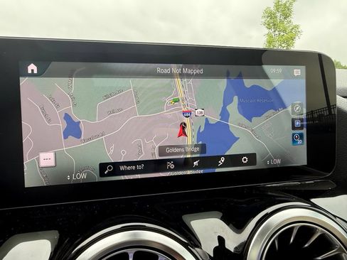 Used 2022 Mercedes-Benz GLA 250 4MATIC image 35