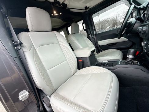 Used 2021 Jeep Wrangler Unlimited Sahara AWD/4WD image 32