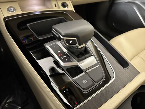 Used 2023 Audi Q5 2.0T Premium w/ Convenience Package image 16