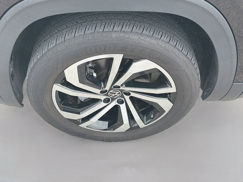 Used 2023 Volkswagen Atlas SEL AWD/4WD image 36