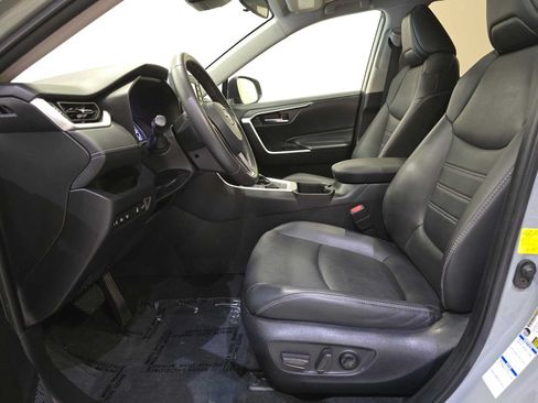 Used 2022 Toyota RAV4 XLE Premium AWD/4WD image 21