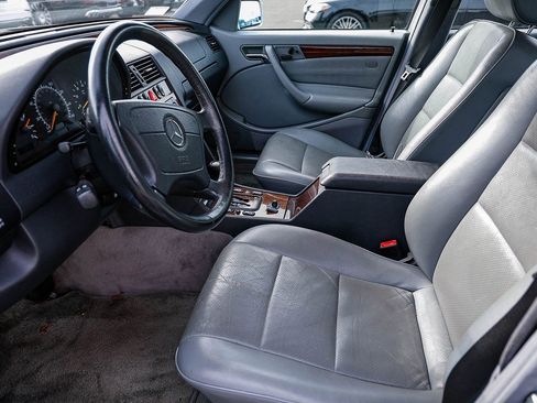 Used 2000 Mercedes-Benz C 280 Sedan image 5