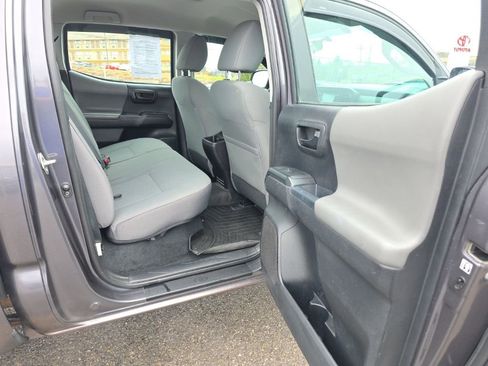 Certified 2016 Toyota Tacoma SR w/ SR Convenience Package image 8