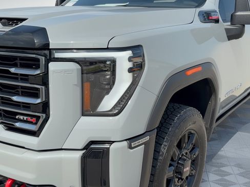 Certified 2025 GMC Sierra 3500 AT4 w/ Technology Package AWD/4WD image 12