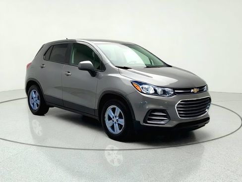 Used 2020 Chevrolet Trax LS w/ Tint and Cruise Package FWD image 8