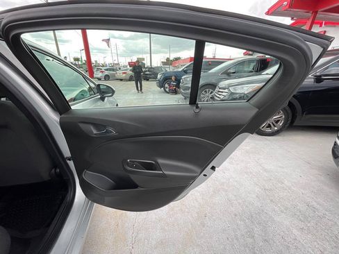 Used 2018 Chevrolet Cruze LS FWD image 12