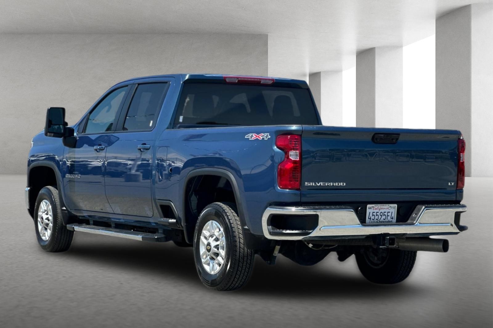 Used 2025 Chevrolet Silverado 2500 LT w/ Convenience Package AWD/4WD image 6